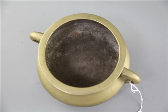 A large Chinese bronze censer, gui, 18th/19th century, width 23cm